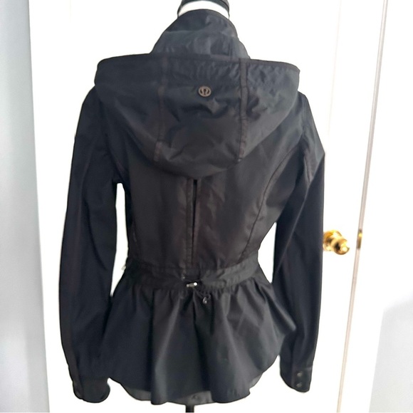 Lululemon Black Out and About Hooded Jacket 8 EUC - Picture 5 of 16